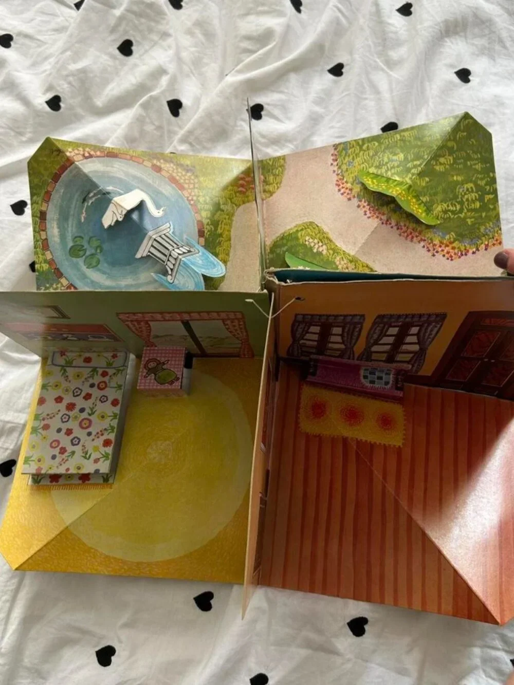 Vintage 1973 Chadwick Miller Paper Pop Up Doll House Book